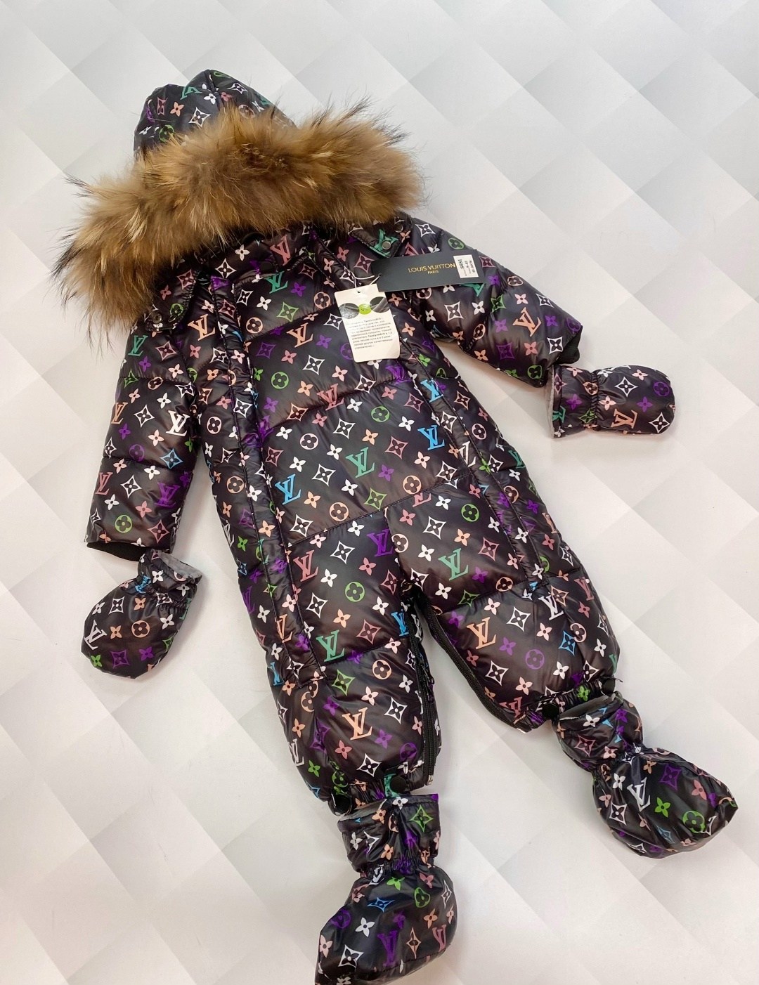 зимний комбинезон монклер,зимний комбинезон moncler,детский комбинезон монклер розовый,комбезы монклер детские зимние,комбинезон moncler детский жемчужно розовый