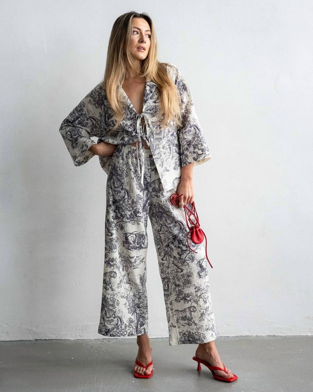 костюмы брючные,костюм брючный в пижамном стиле,пижамные костюмы,костюм в пижамном стиле,костюм с брюками