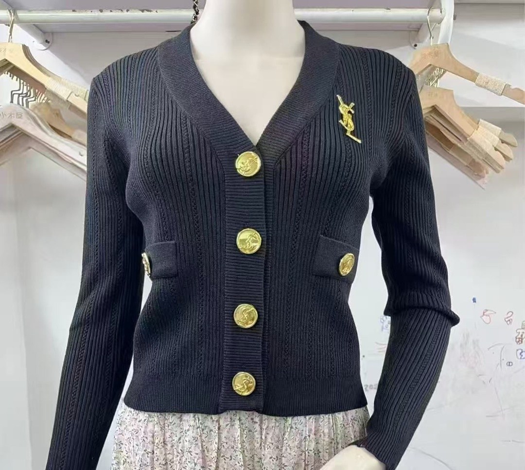 кардиган с пуговицами,вязаный кардиган,женский трикотажный кардиган с,вязаный женский кардиган,трикотажный кардиган на пуговицах