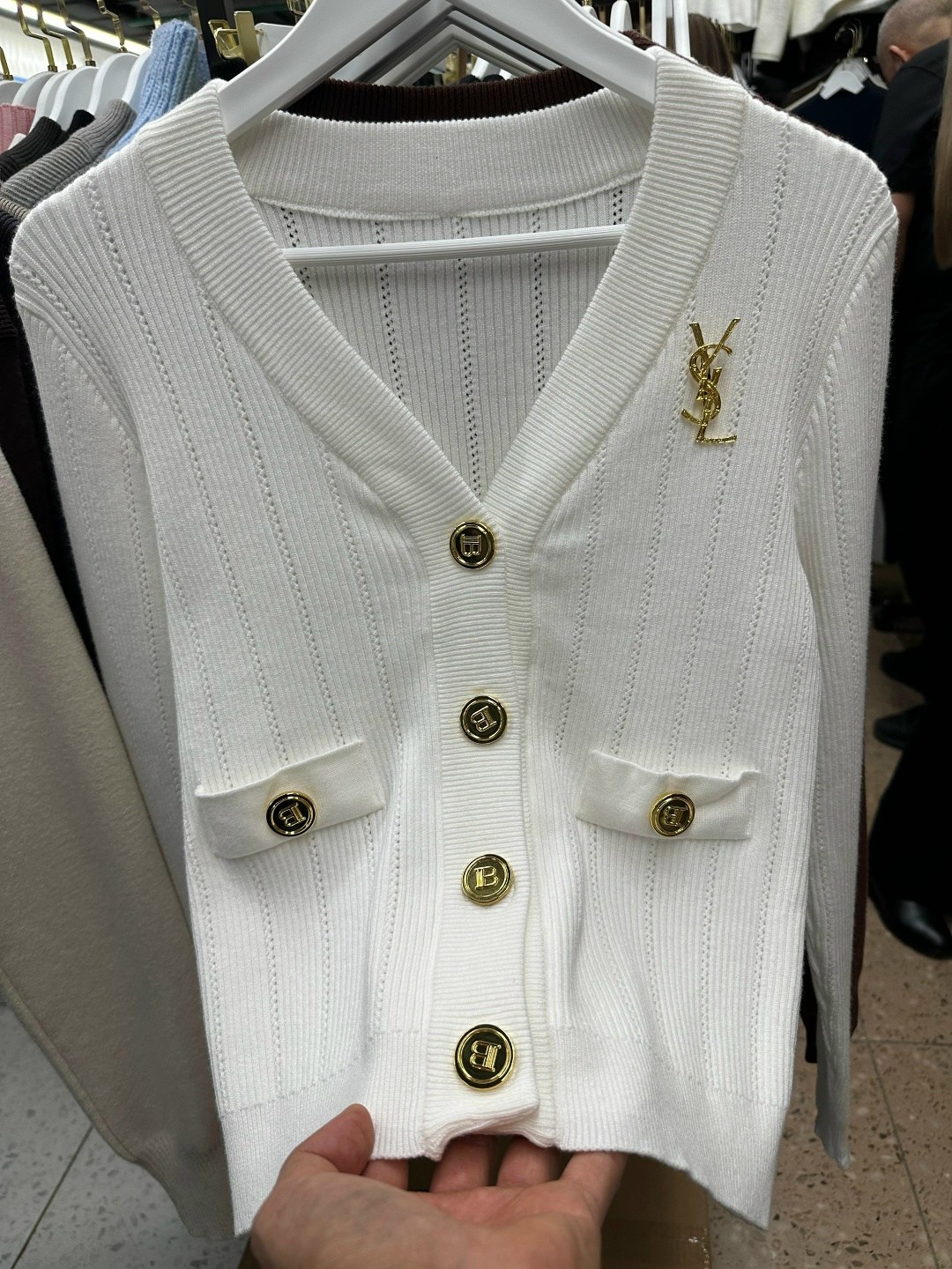 кардиган с пуговицами,вязаный кардиган,женский трикотажный кардиган с,вязаный женский кардиган,трикотажный кардиган на пуговицах