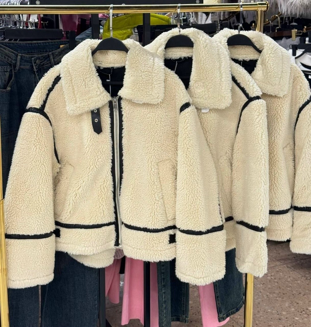 куртка барашек,плюшевая куртка,стильная дубленка,белая куртка,куртка