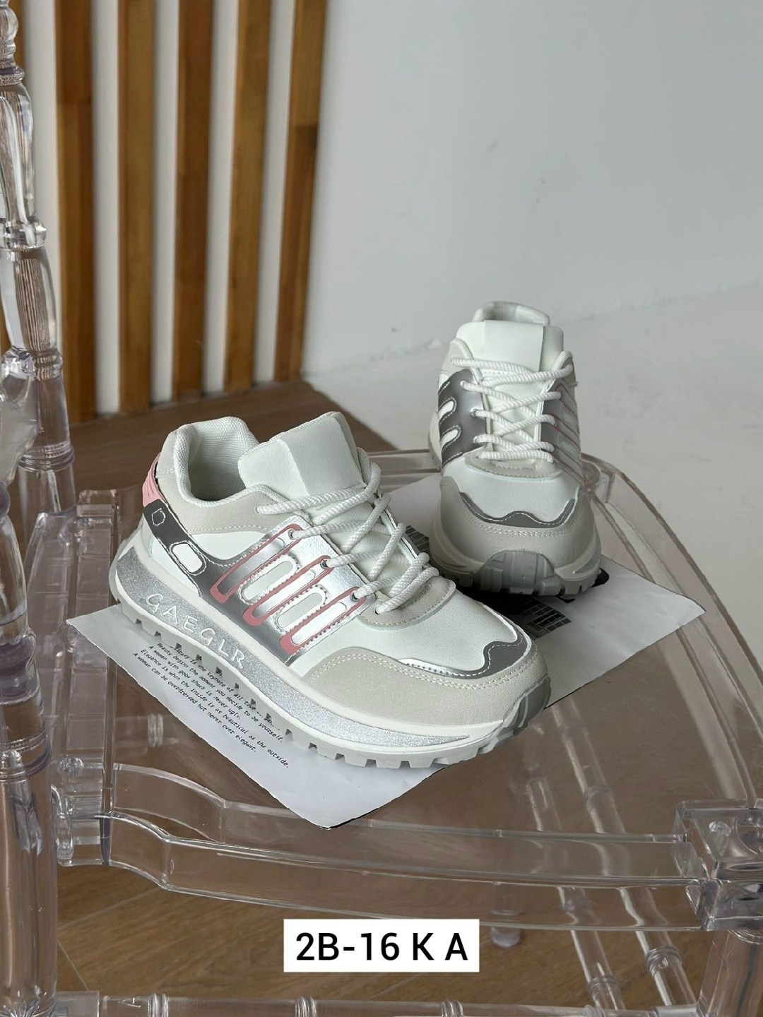 женские кроссовки,повседневные кроссовки,,кроссовки модные,кроссовки весенний