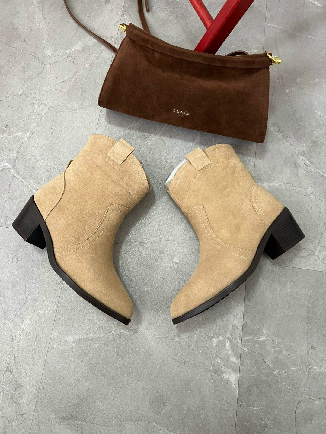 бежевые замшевые ботильоны,казаки замшевые бежевые,замшевые ботинки,замшевые ботильоны,казаки женские