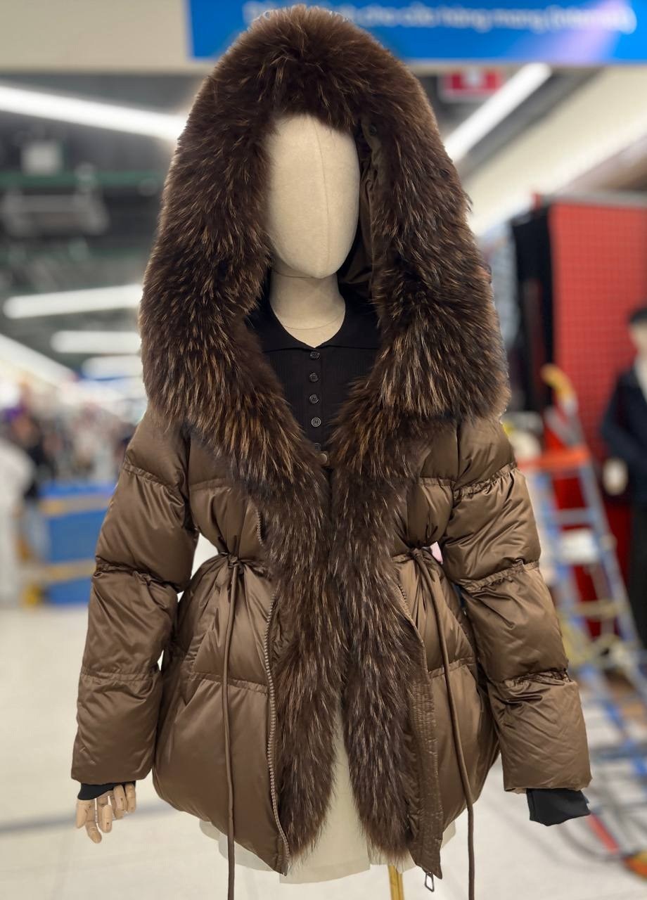 женские пуховики,пуховик с меховым воротником,женский пуховик с меховым воротником,женский пуховик с воротником из натурального меха,пуховики с мехом