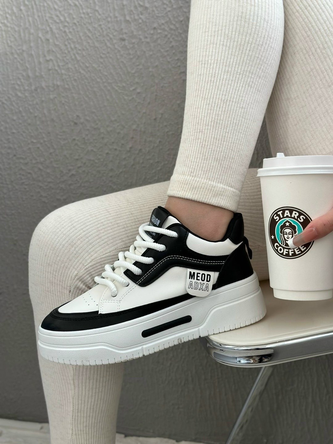 ,кроссовки женскиe, женская,модные кроссовки,кроссовки для женщин