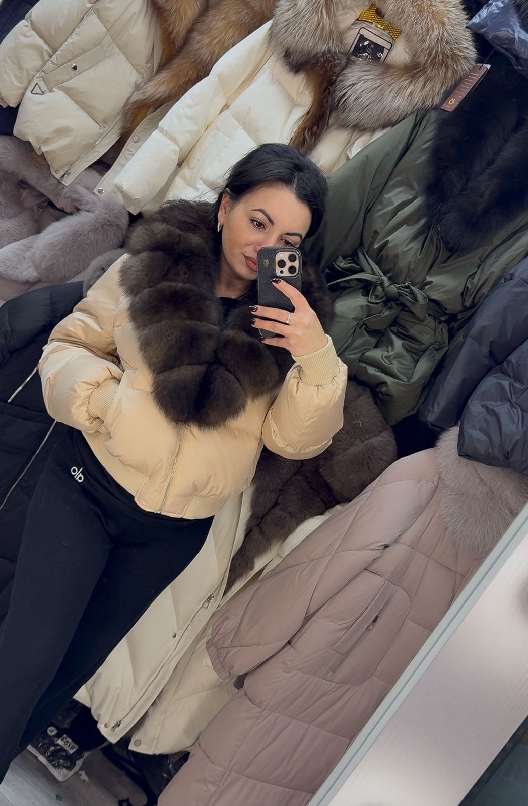 пуховики с мехом,куртка пуховик с натуральным мехом,пуховики с натуральным мехом,зимние куртки,куртка с мехом