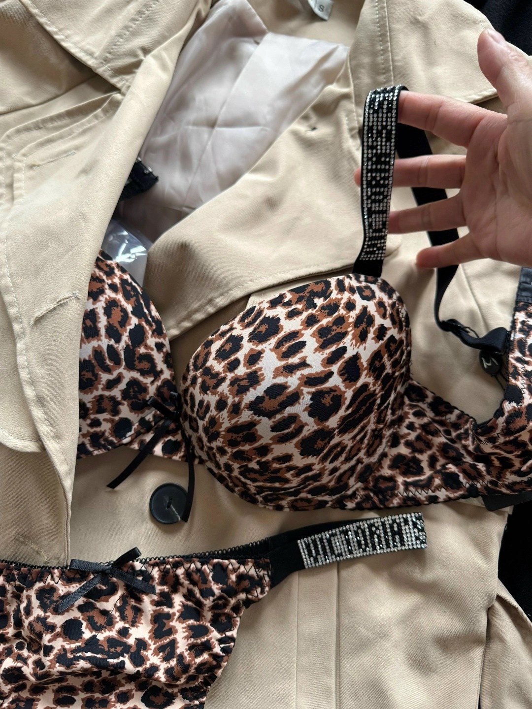 виктория сикрет леопардовый комплект,комплект женского нижнего белья,комплект нижнего белья,леопардовый комплект нижнего белья,комплект белья женский