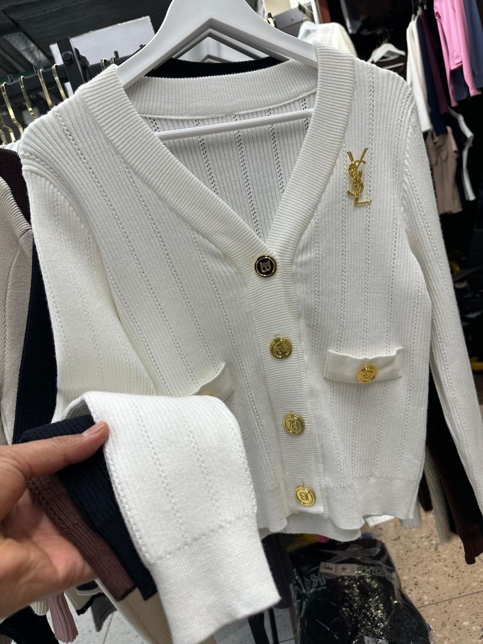 кардиган с пуговицами,женский трикотажный кардиган с,вязаный кардиган,вязаный женский кардиган,трикотажный кардиган на пуговицах