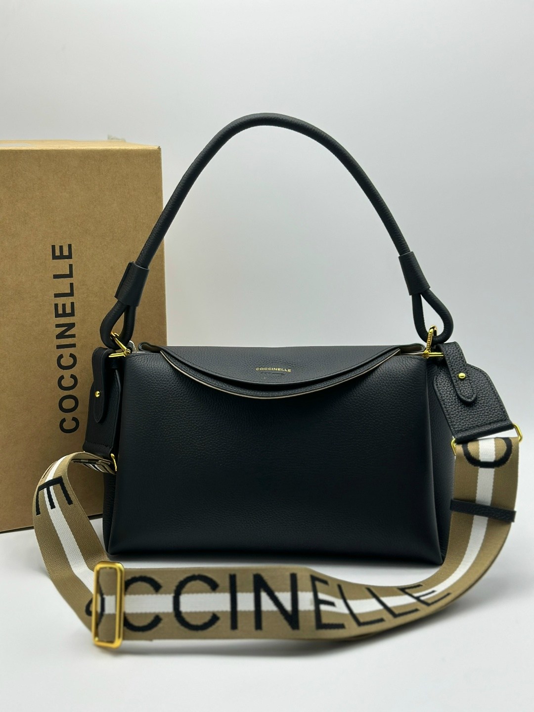 сумки женская,сумка,coccinelle сумка,женская сумка coccinelle,женская брендовая сумка