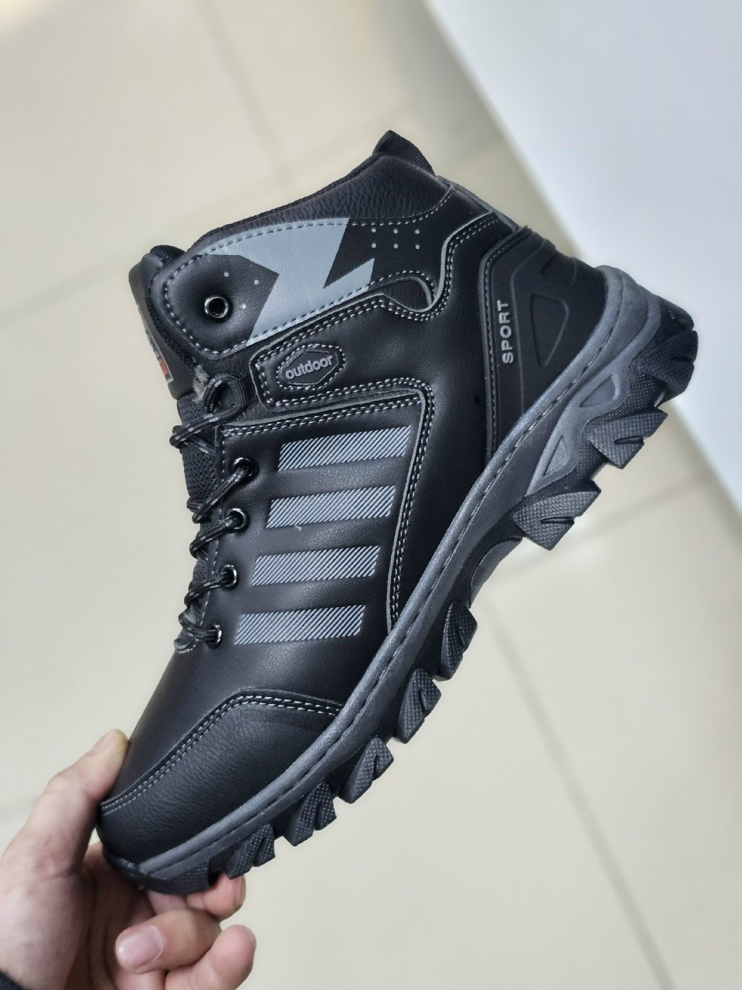 адидас кроссовки мужские зимние с мехом кожа,,зимние мужские кроссовки,зимние кроссовки,кроссовки зимние bona