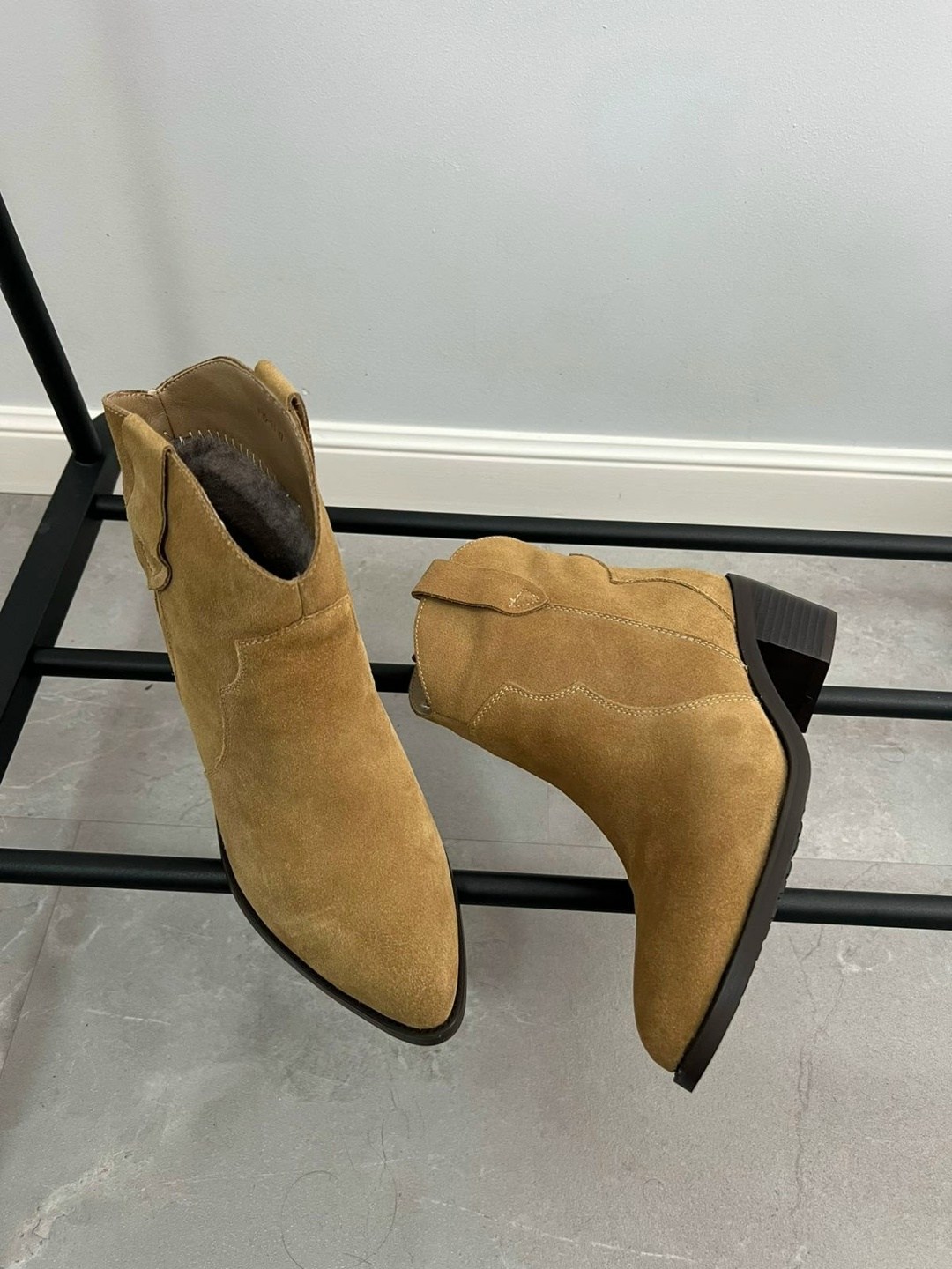 замшевые ботильоны,,бежевые замшевые ботильоны,замшевые ботинки,женские ботильоны из натуральной замши