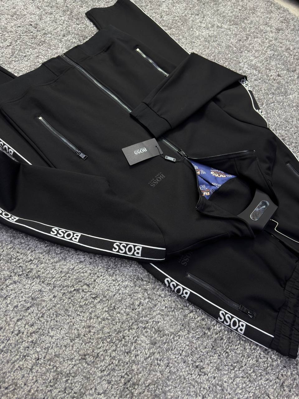 спортивный костюм hugo boss,спортивный костюм boss,костюм спортивный мужской hugo boss,мужские спортивные костюмы,спортивные костюм