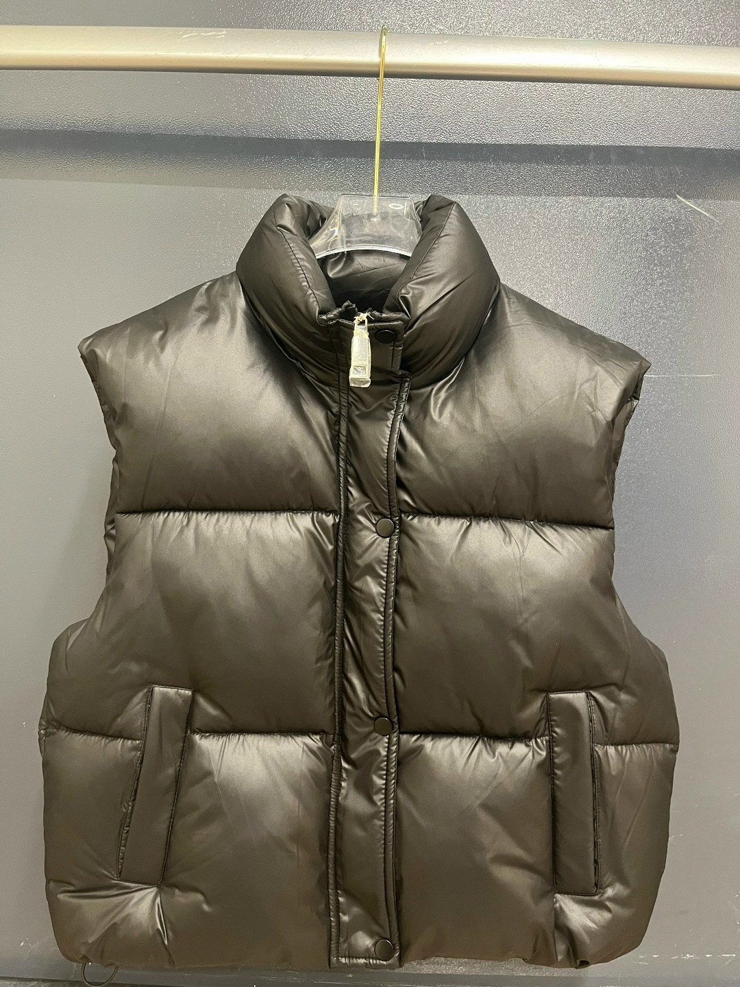 куртка стильная,стильная жилетка,женские жилеты,жилетки женские,теплый жилет