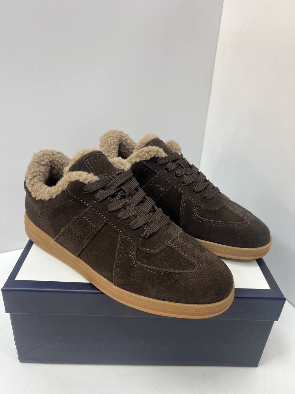 ,замшевые кроссовки,замшевые кеды,открытые кроссовки,брендовые кроссовки