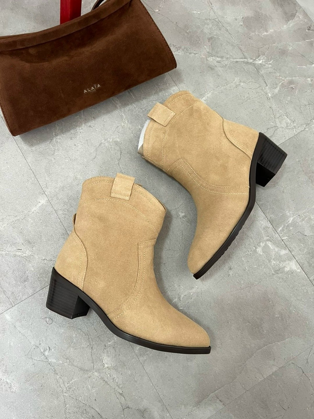 бежевые замшевые ботильоны,казаки замшевые бежевые,замшевые ботинки,замшевые ботильоны,казаки женские