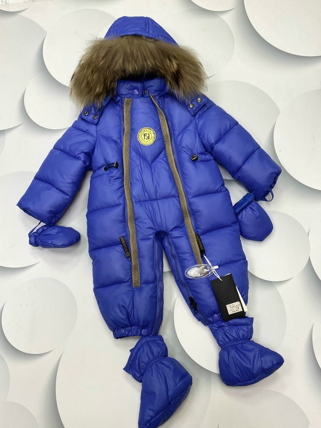 зимний комбинезон монклер,зимний комбинезон moncler,детский комбинезон монклер розовый,комбезы монклер детские зимние,комбинезон moncler детский жемчужно розовый