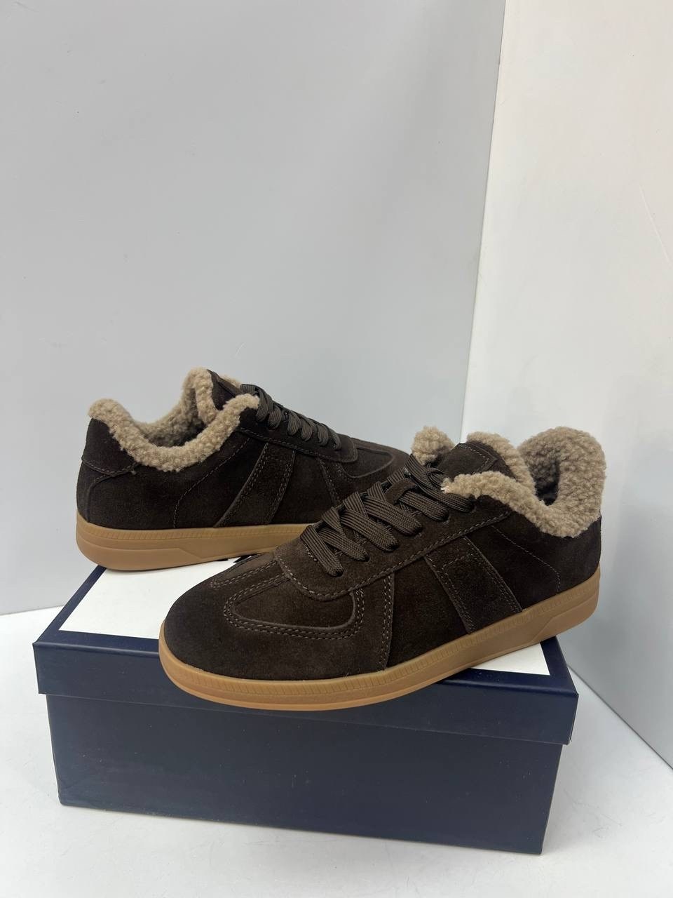 ,замшевые кроссовки,замшевые кеды,открытые кроссовки,брендовые кроссовки