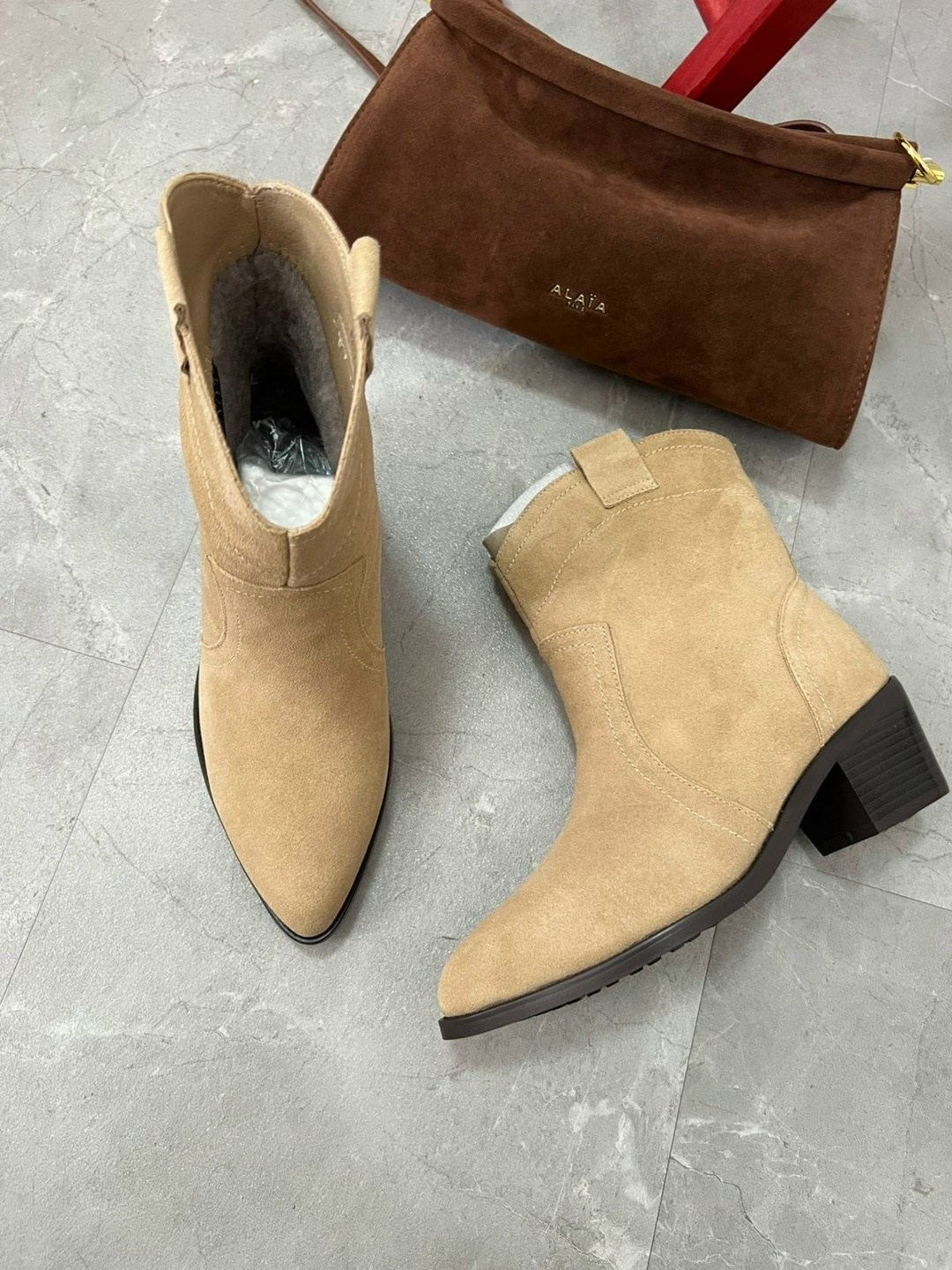 бежевые замшевые ботильоны,казаки замшевые бежевые,замшевые ботинки,замшевые ботильоны,казаки женские