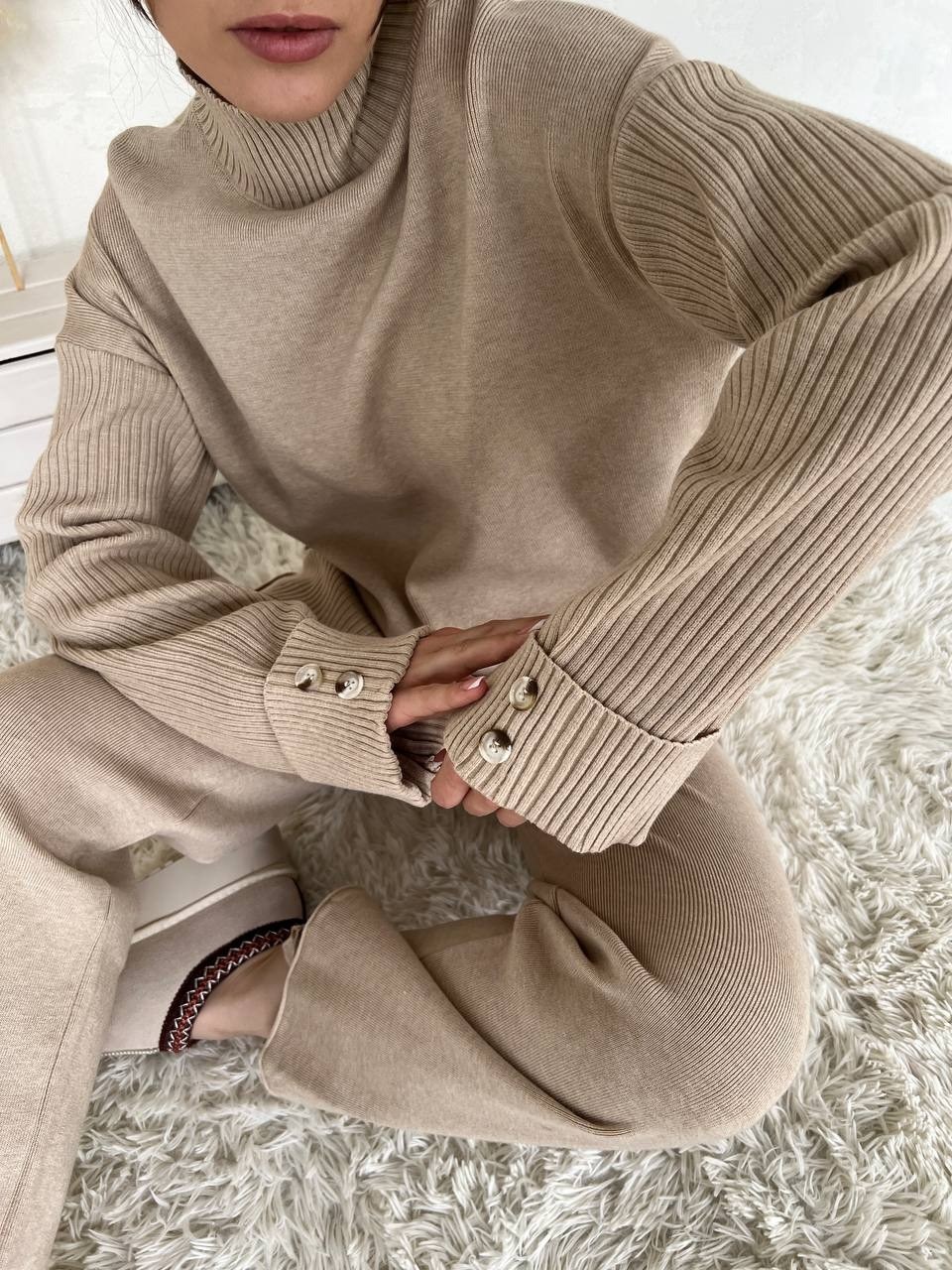 костюм с брюками,трикотажные костюмы,вязаные костюмы,трикотажный вязаный костюм с брюками,бежевый костюм