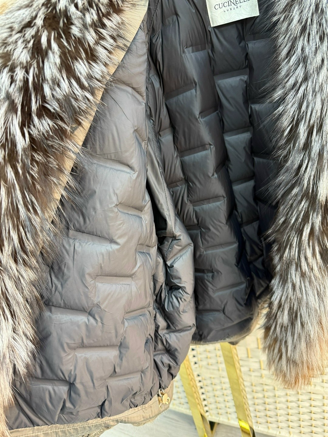 пуховики с мехом,пуховики с натуральным мехом,пуховик женский с натуральным мехом,пуховик женский с мехом,куртка с мехом