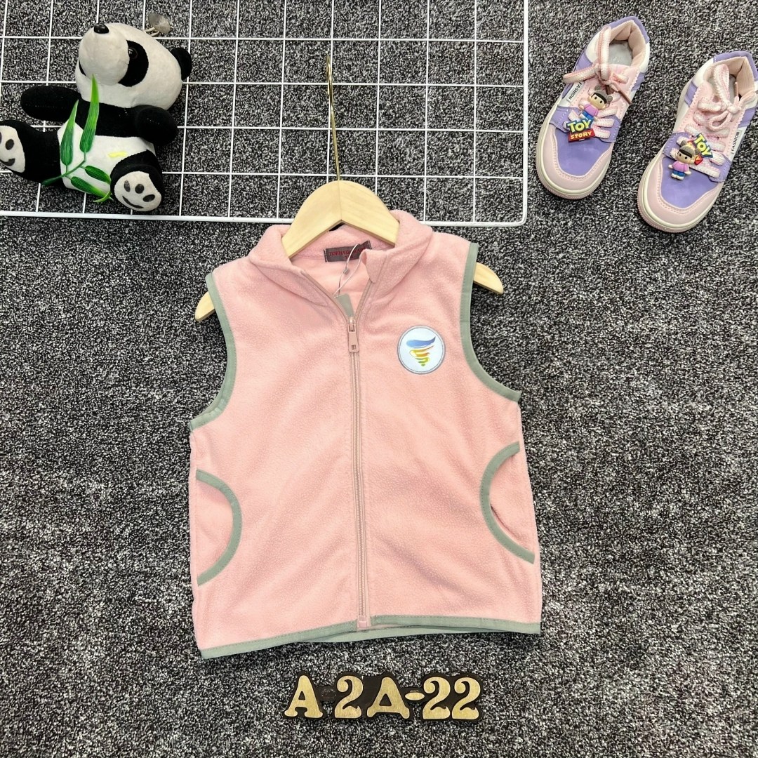 жилет детский,флисовая жилетка для девочки,жилет для малыша,безрукавка детская из флиса,жилет флисовый детский