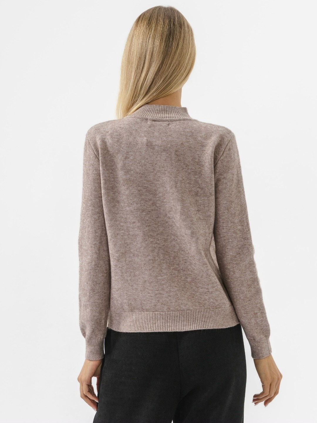 свитера женские,бежевый джемпер,джемпер,джемпера женские,свитер