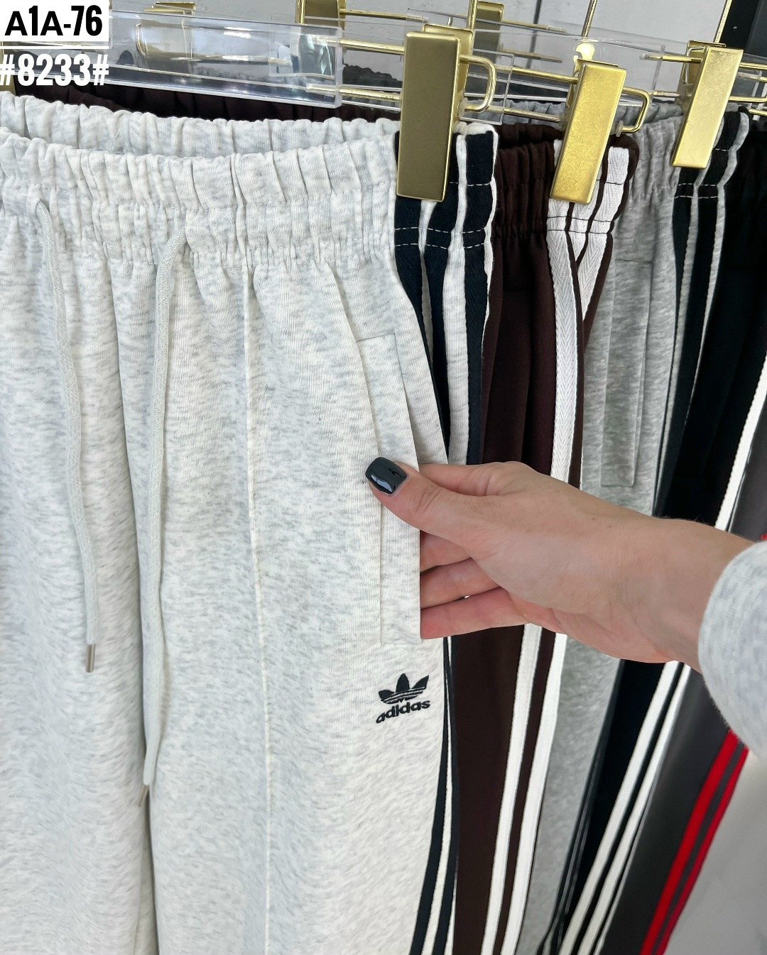 широкие штаны адидас,адидас брюки,штаны адидас,спортивные брюки adidas,спортивные штаны adidas