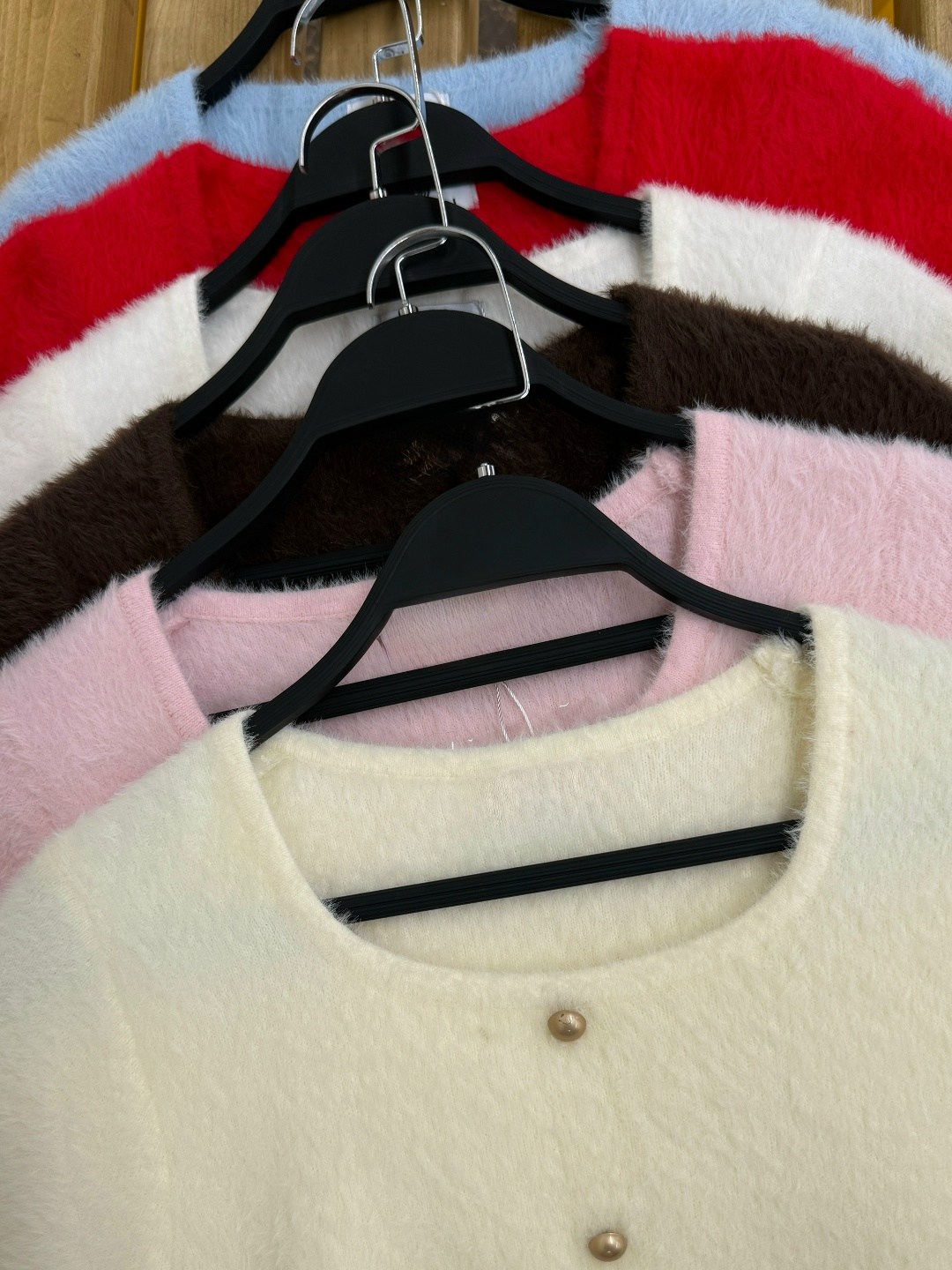 кардиган с круглым вырезом,кашемировый кардиган,вязаные кардиганы,женский вязаный кардиган,кофта на пуговках кашемир