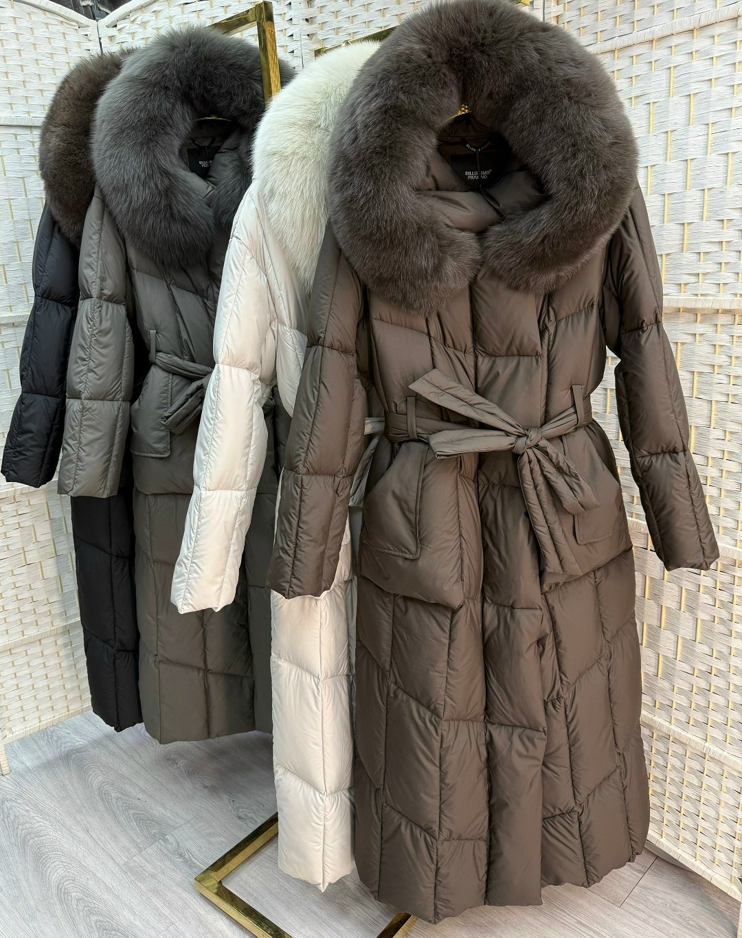 стильные пуховики,пуховик длинный,пуховики с мехом,пуховик женский,пуховик черный