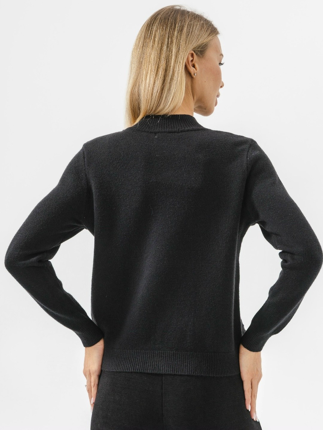 джемпер,женские джемпера,свитера женские,свитер черный,свитер