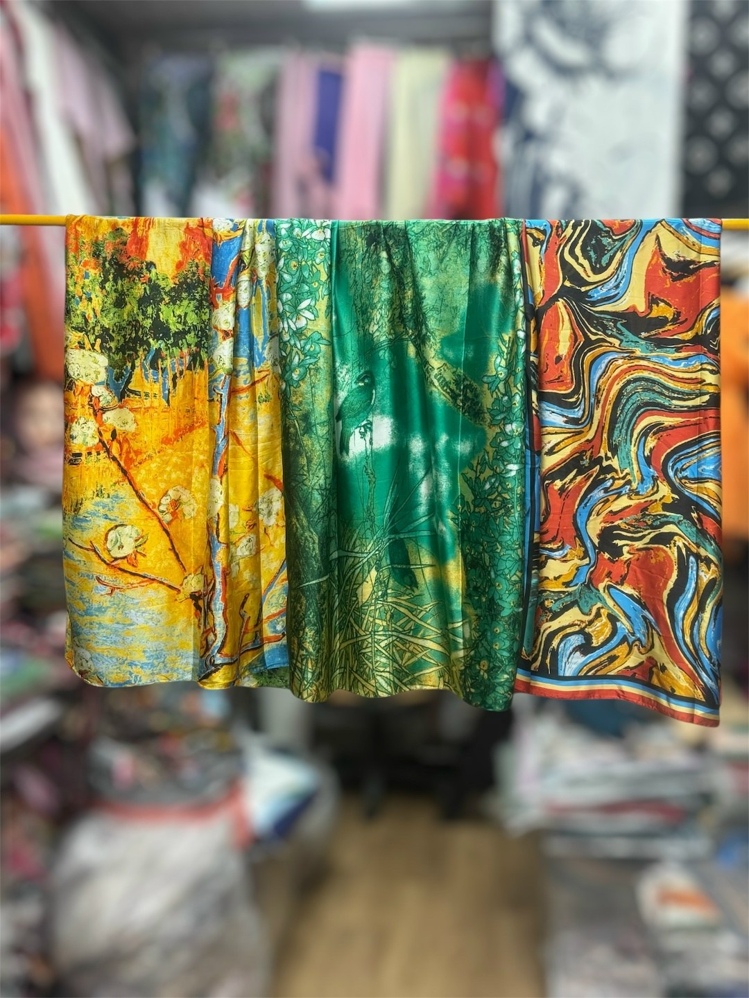 шелковый шарф,шелковый платок,атласный платок,женский шелковый шарф,платки женские