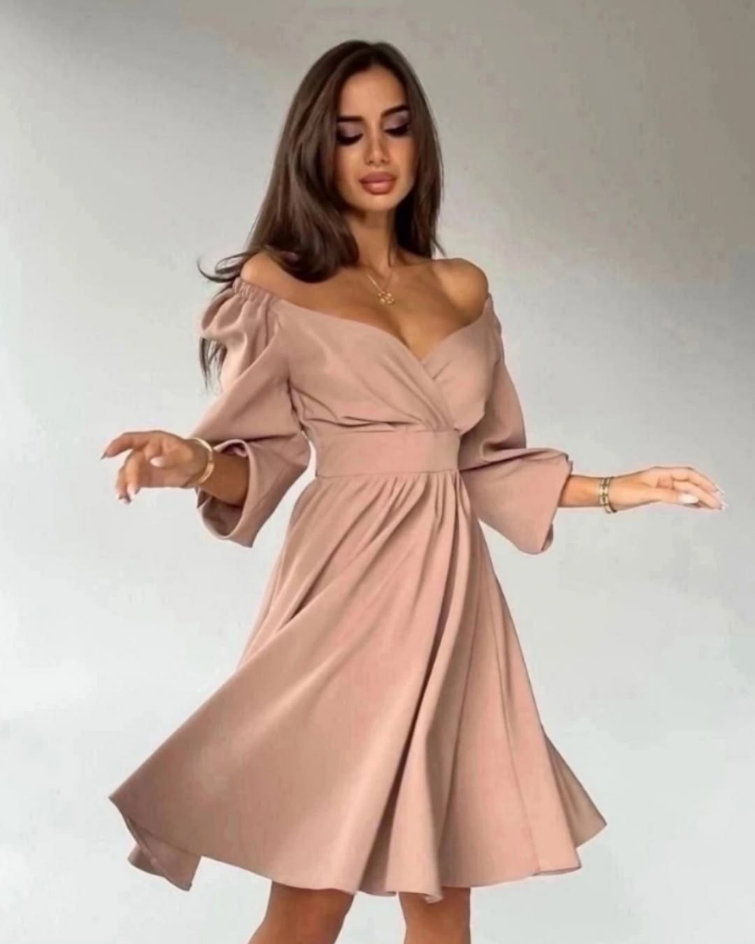 платье с объемными рукавами,современное декольте,платье стиль,элегантное платье,платье