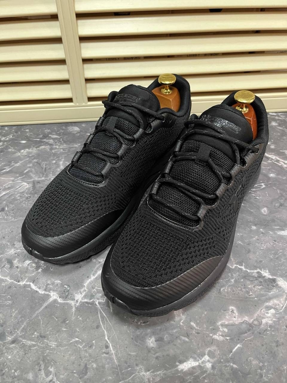 мужские кроссовки under armour charged rogue 3,кроссовка мужской,кроссовки для мужчин,мужские кроссовки,кроссовки under armour мужские