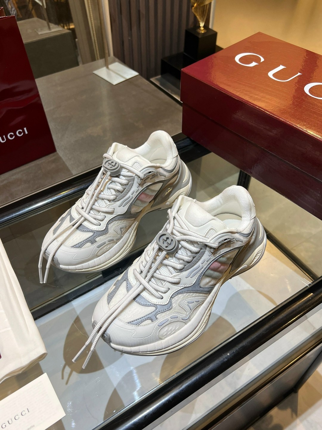 кроссовки gucci,кроссовки женские gucci,кеды гуччи,кроссовки,кроссовкам gucci rhyton