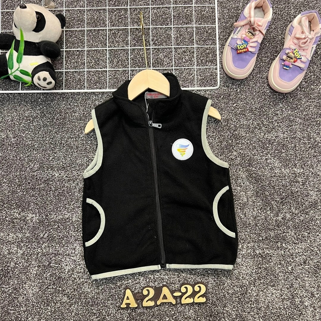 жилет детский,флисовая жилетка для девочки,жилет для малыша,безрукавка детская из флиса,жилет флисовый детский