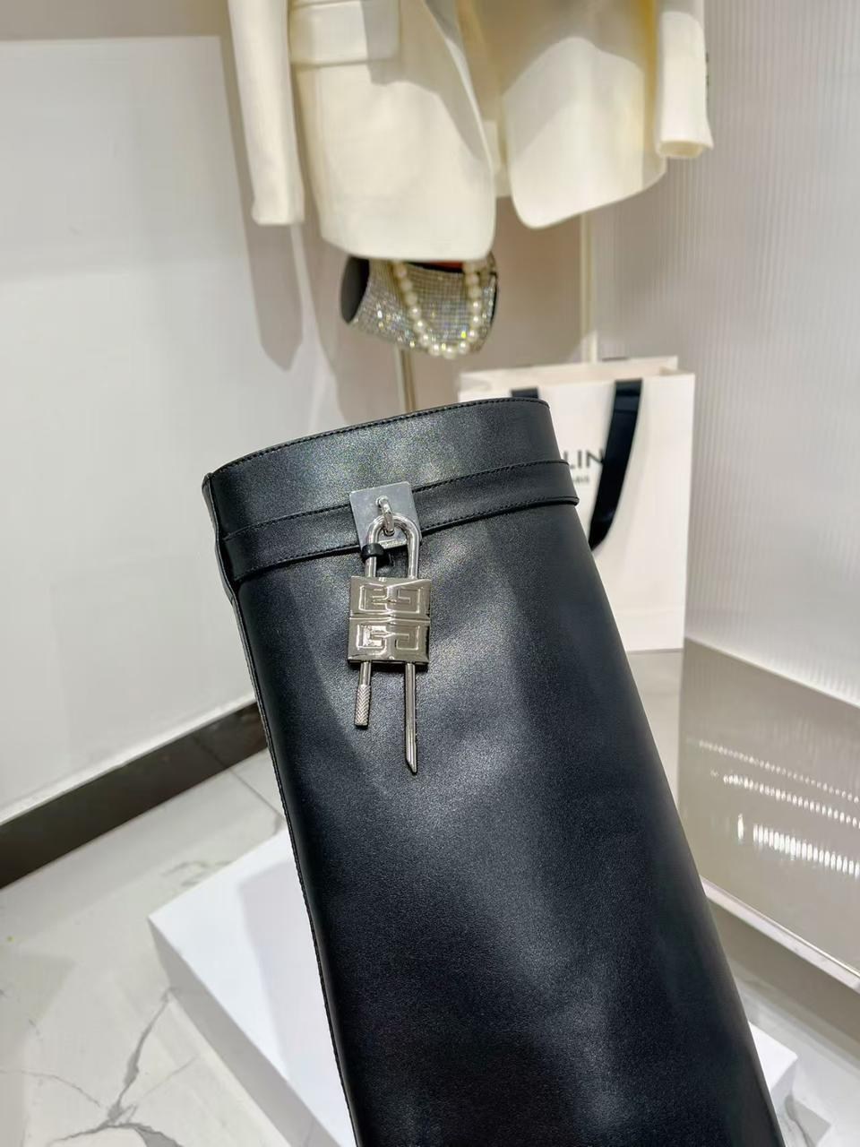 женские сапоги,,сапоги на шпильках,кожаные женские сапоги,сапоги трубы