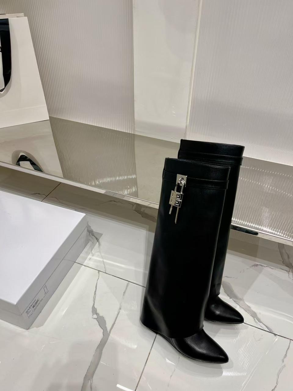 женские сапоги,,сапоги на шпильках,кожаные женские сапоги,сапоги трубы