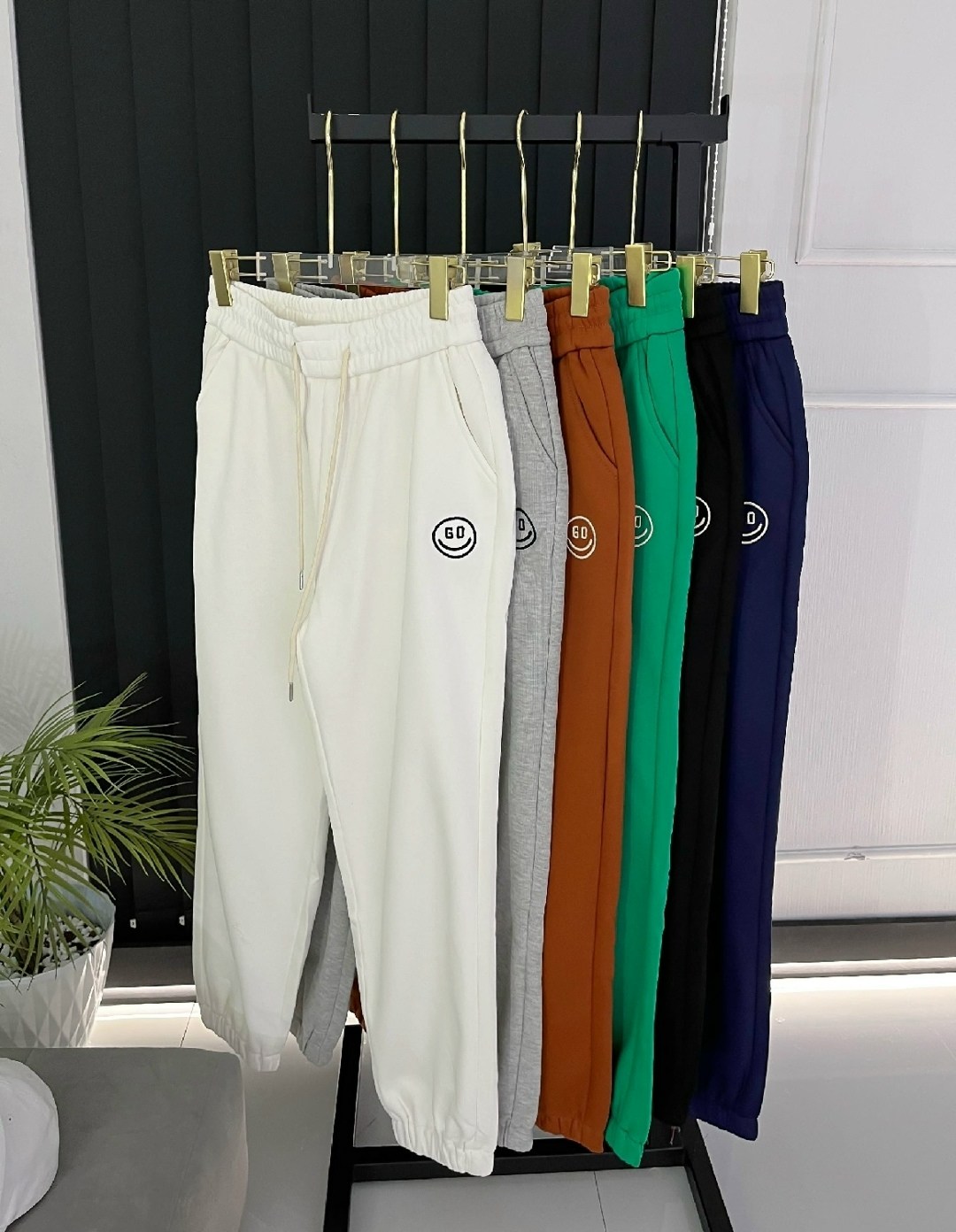 брюки спортивные,брюки джоггеры,штаны модные,штаны женские,спортивные брюки женские