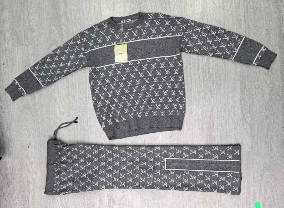 теплый костюм,спортивные костюм,одежда для мальчика,свитер луи виттон женский
