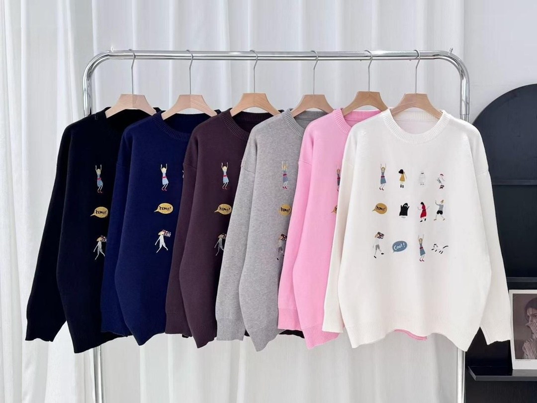 свитер с принтом,свитер,модные свитера,свитера женские,свитер с вышивкой