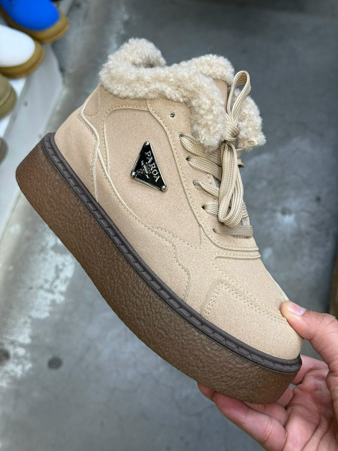 ,кроссовки prada женские,зимние ботинки прада,зимняя женская ,кроссовки зимние с мехам