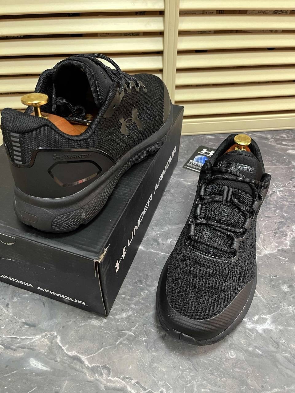 мужские кроссовки under armour charged rogue 3,кроссовка мужской,кроссовки для мужчин,мужские кроссовки,кроссовки under armour мужские