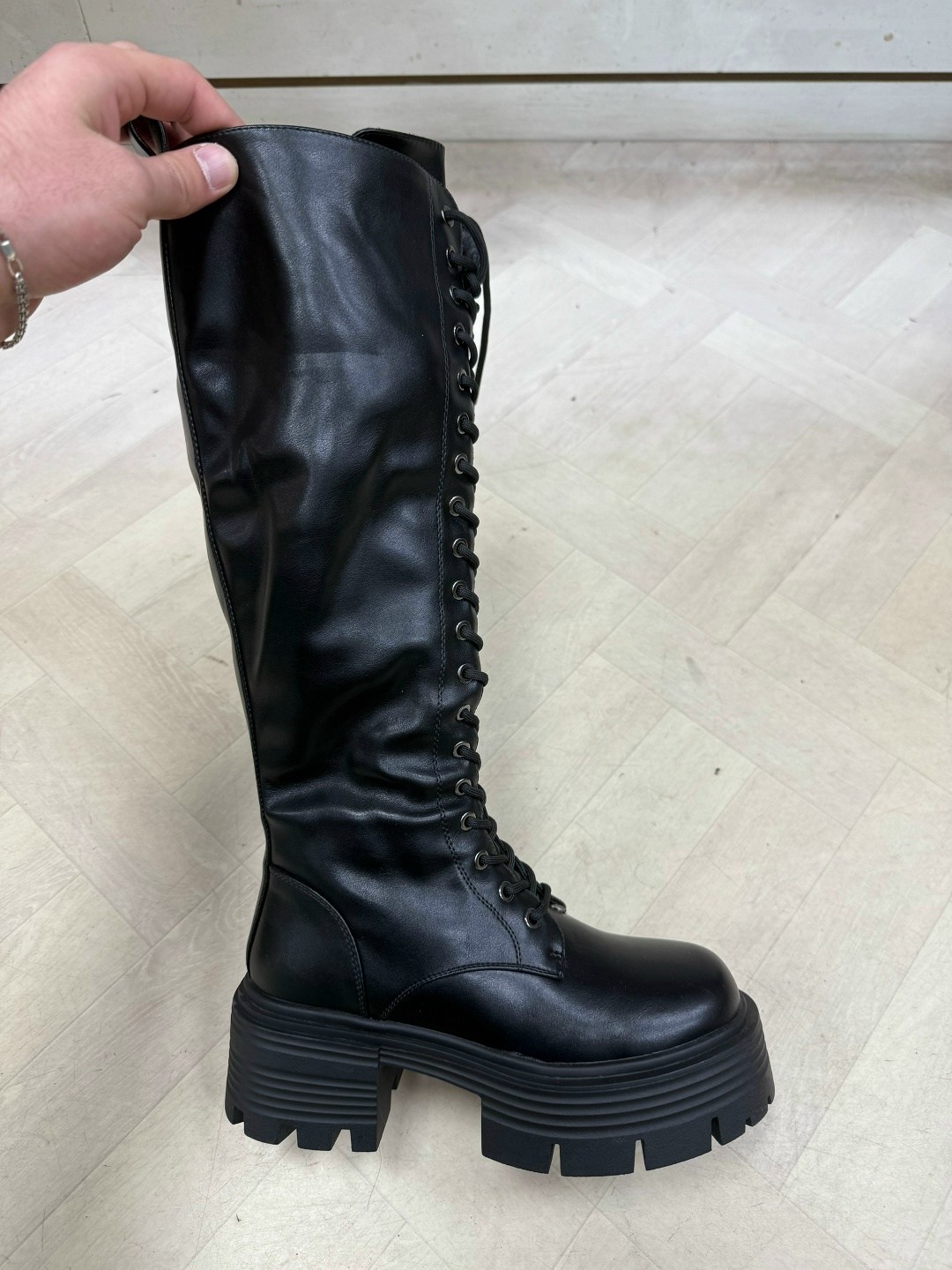 ,высокие сапоги женские,сапоги зимние женские,сапог женский,сапоги со шнуровкой