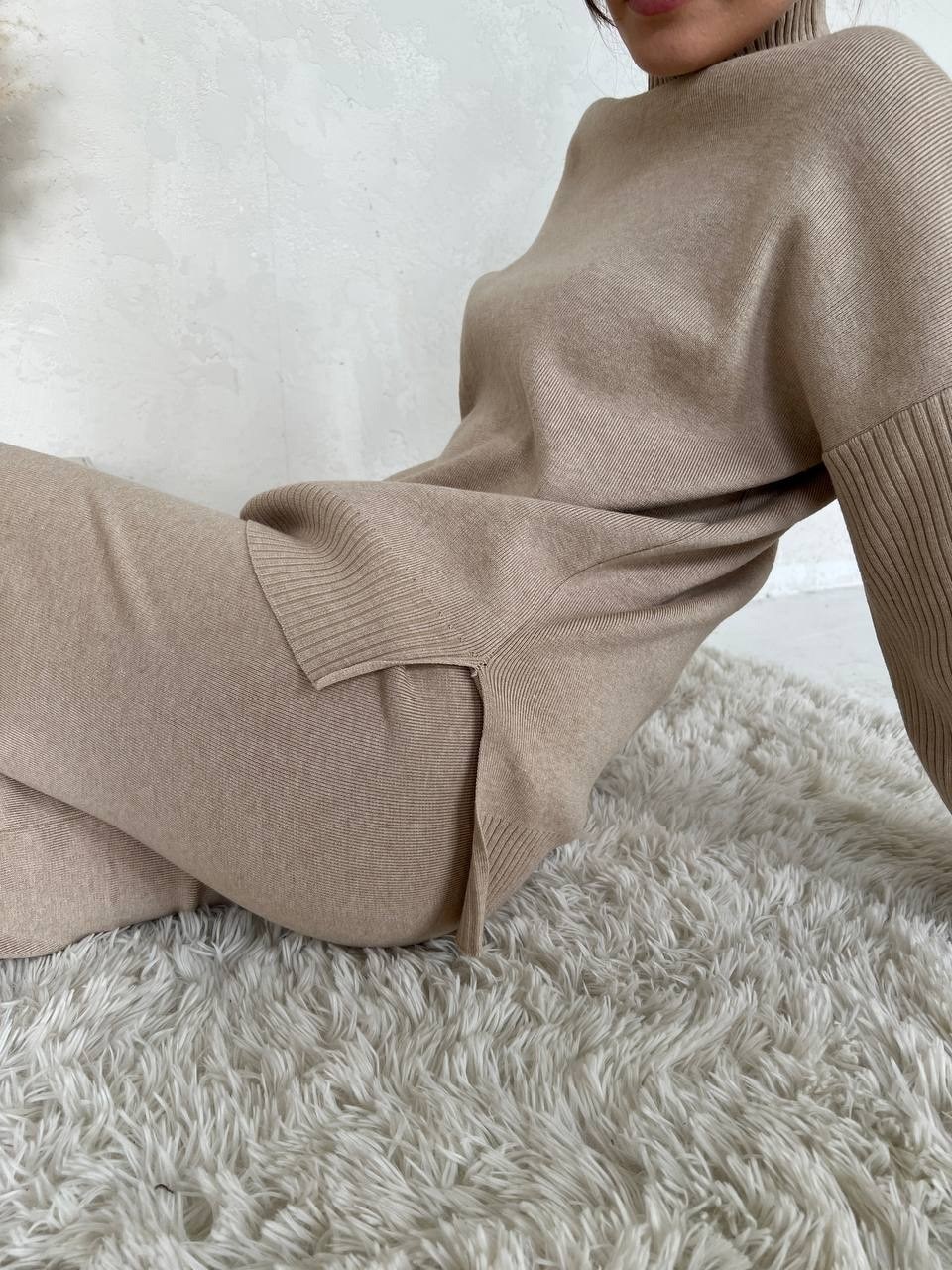 костюм с брюками,трикотажные костюмы,вязаные костюмы,трикотажный вязаный костюм с брюками,бежевый костюм