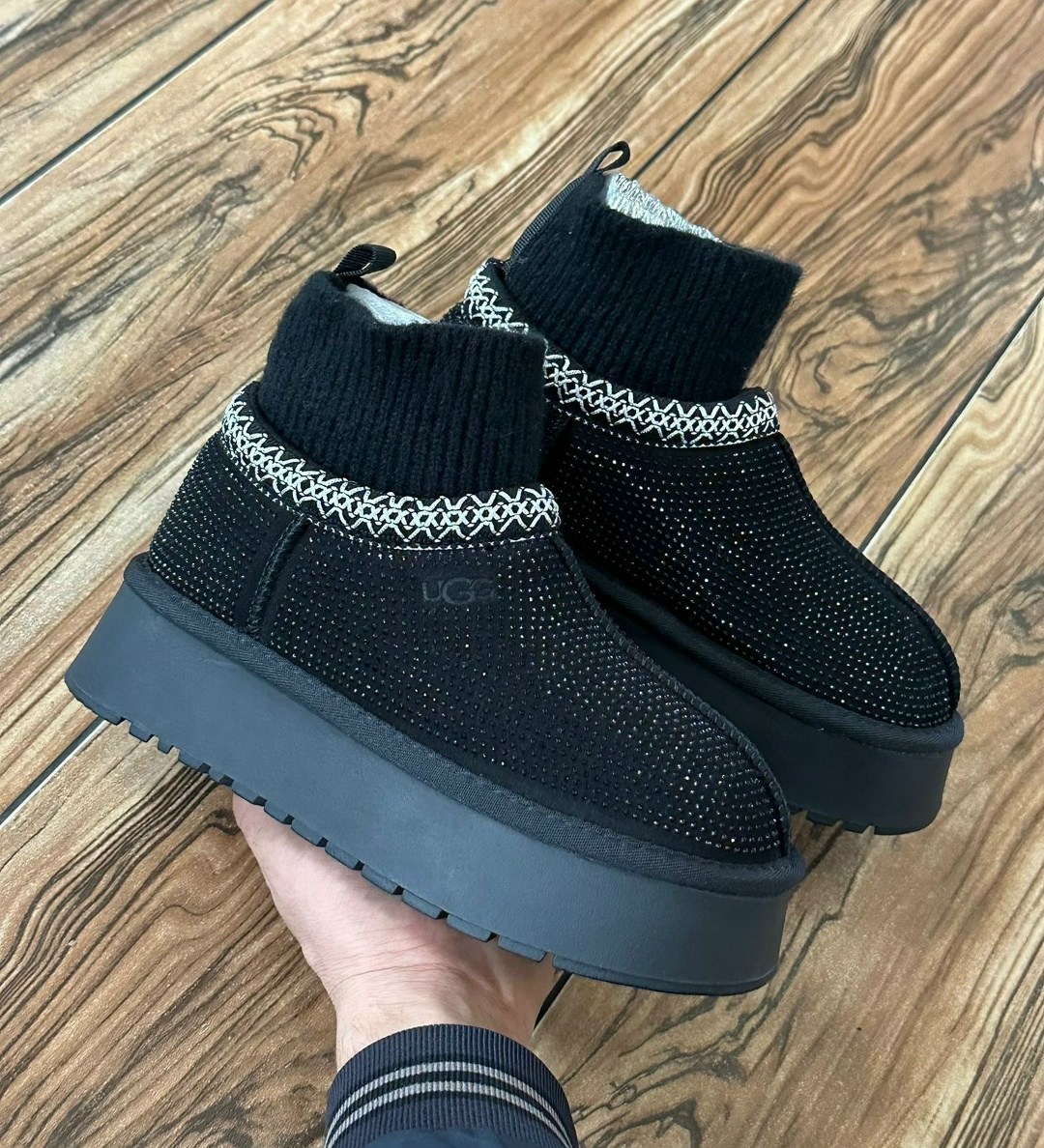 женские угги,низкие угги на высокой подошве,,женская зимняя ,угги на высокой подошве