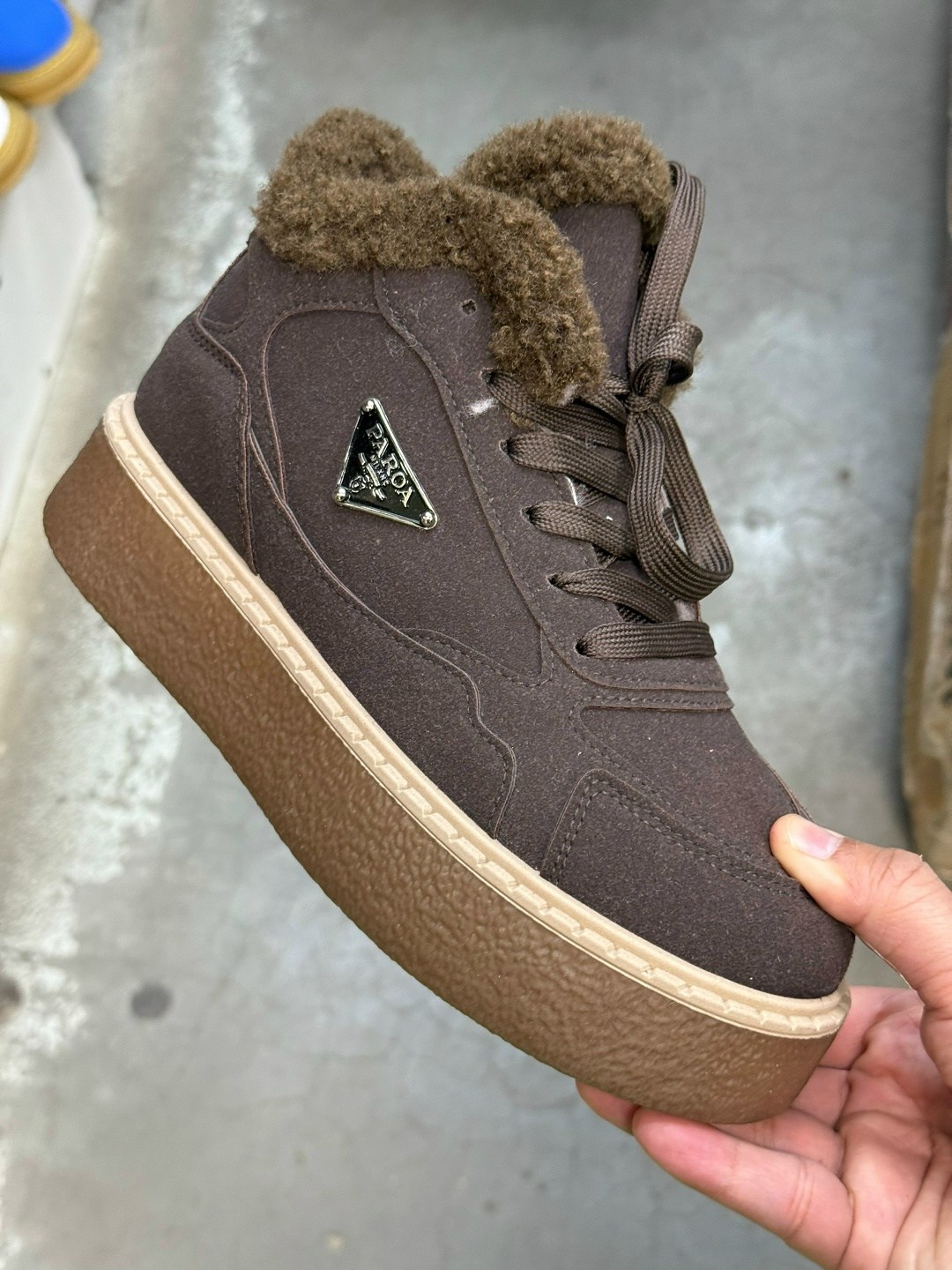 ,кроссовки prada женские,зимние ботинки прада,зимняя женская ,кроссовки зимние с мехам