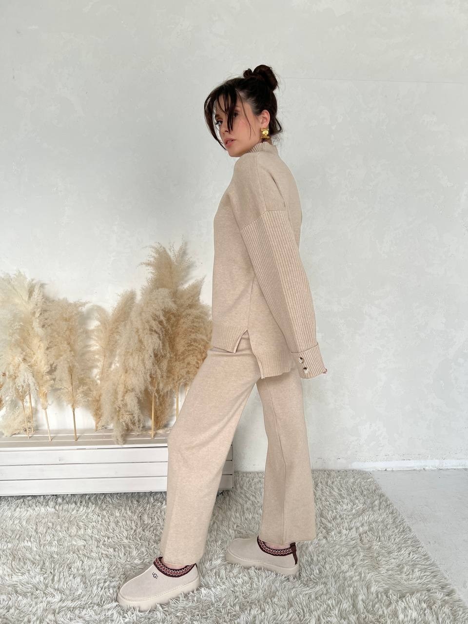 костюм с брюками,трикотажные костюмы,вязаные костюмы,трикотажный вязаный костюм с брюками,бежевый костюм