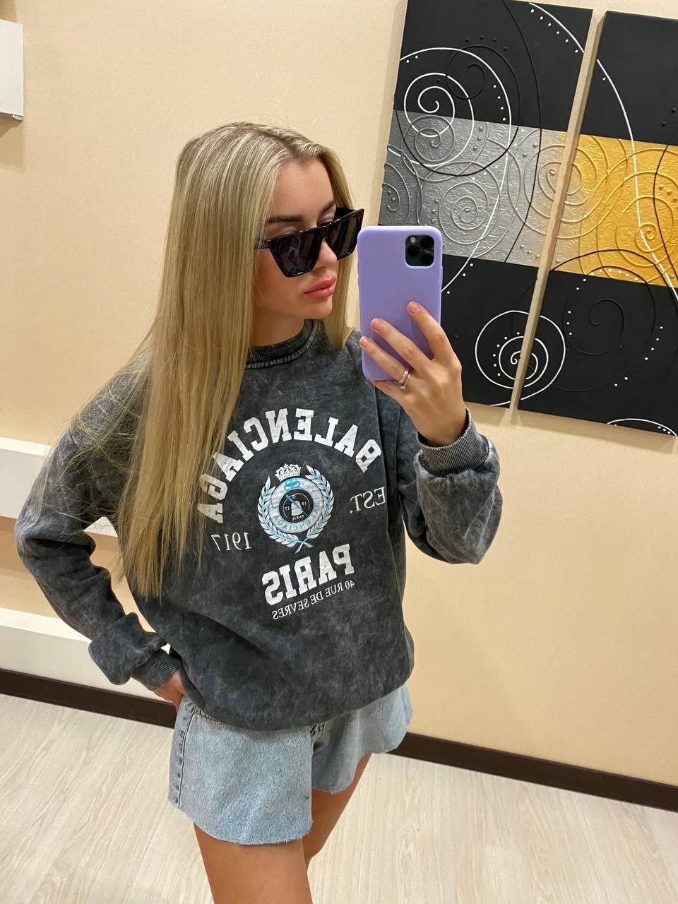 серый свитшот,свитшот и толстовка,стильный свитшот,свитшот оверсайз,свитшот с принтом