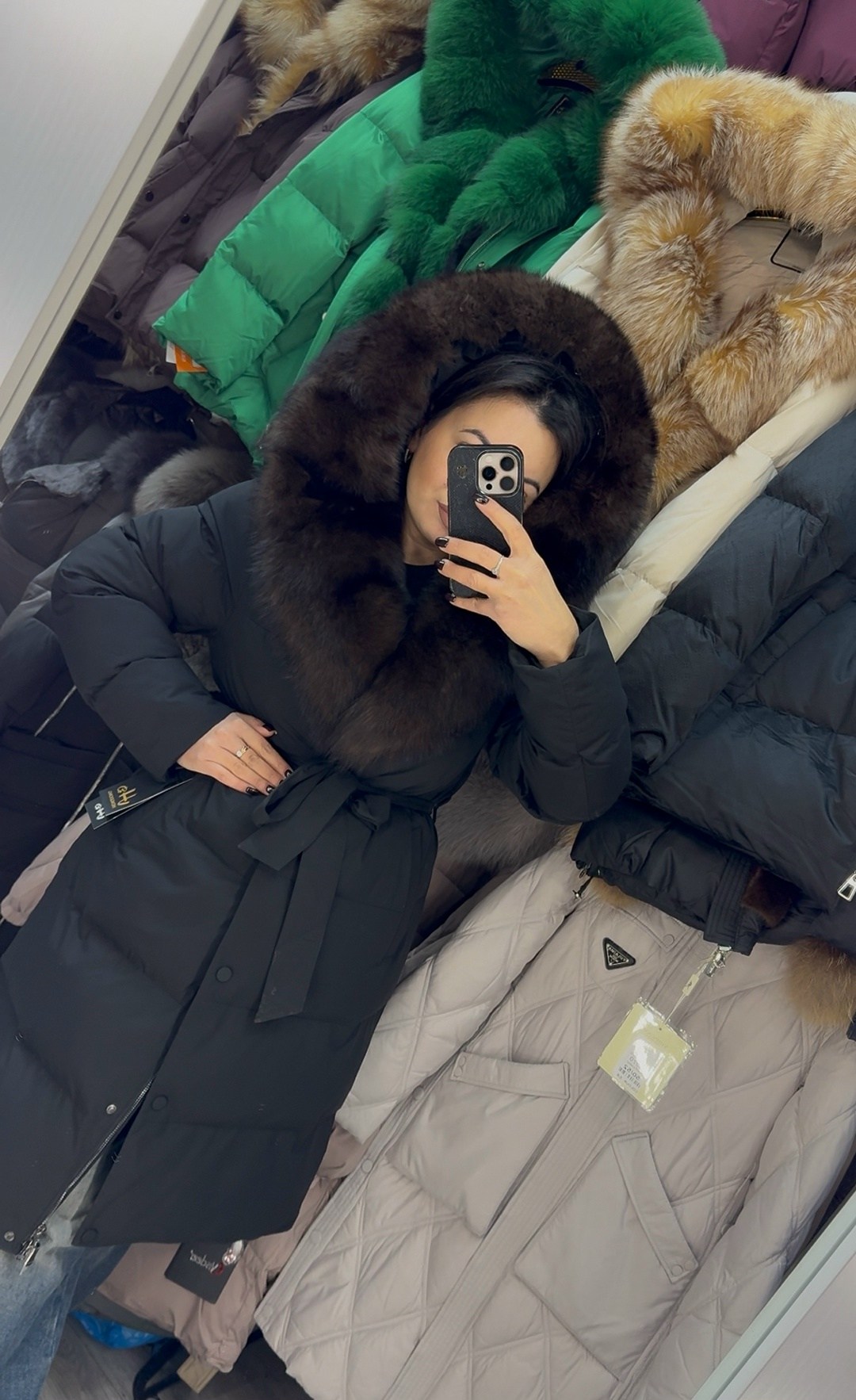 пуховики с мехом,пуховики с натуральным мехом,пуховик женский с натуральным мехом,пуховик зимний,зимние куртки