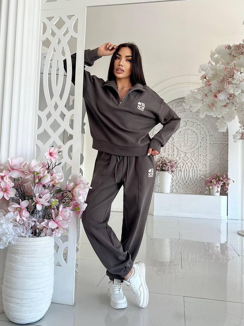 спортивные костюм,костюмы спортивные женские,трикотажные костюмы,стильные костюмы,костюмы комплекты